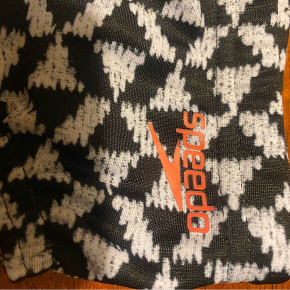 Speedo. Endurance. Size 34 - Men. Like New - Picture 3 of 3